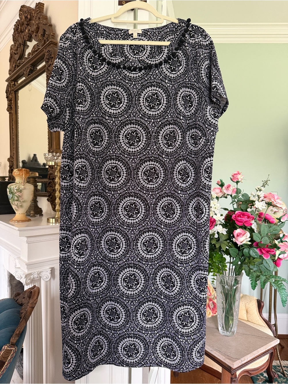 Talbots Black & White Medallion Print Short Sleeve dress, size 3X